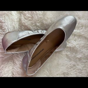 Amazon Essentials womens Silver casual shoes..